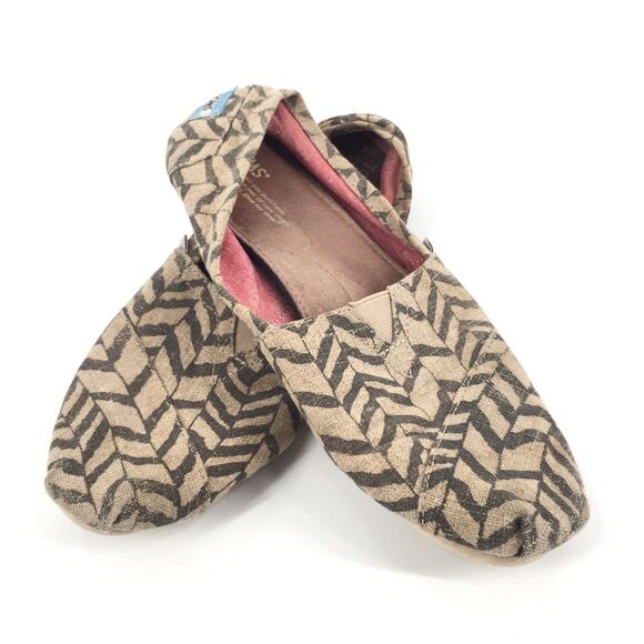 Toms Chevron Print Canvas Ballet Flats Size 8.5 Womens Tan Brown Black Slip On - Picture 1 of 7